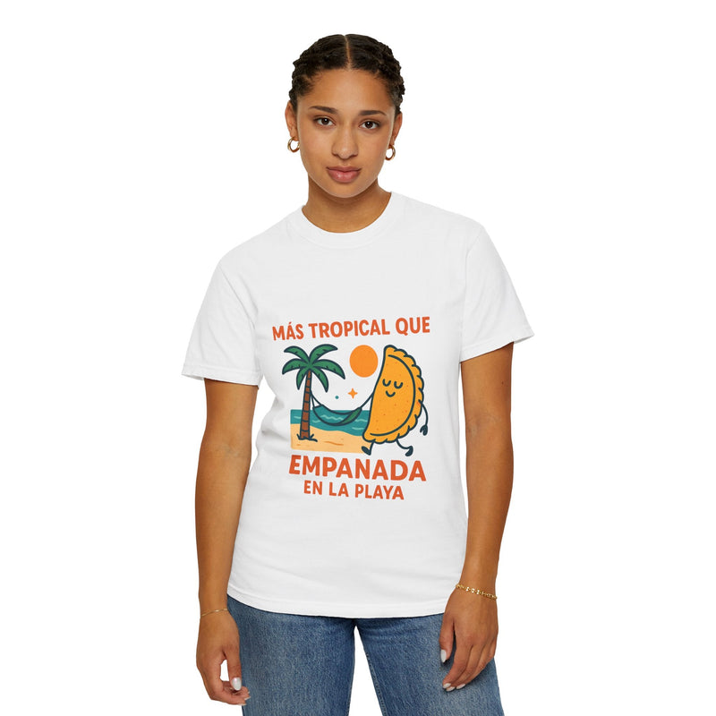Camiseta “Más tropical que empanada en la playa” – Unisex - Venemoda